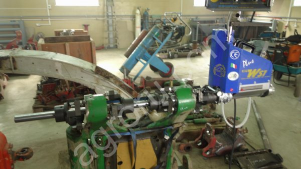 Ремонт навески трактора John Deere 8420 и др.