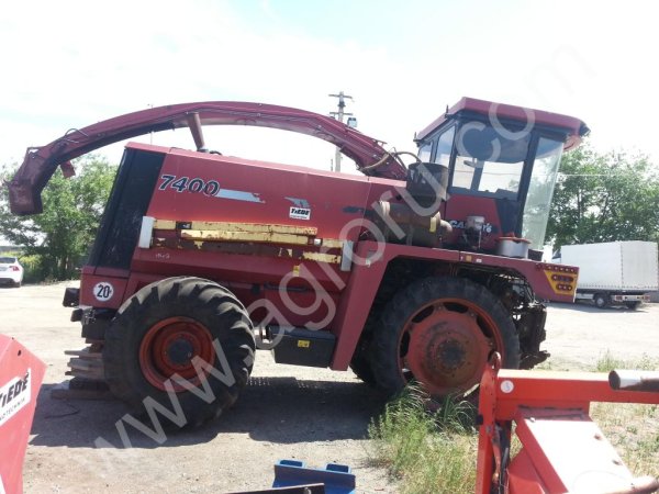 Кормоуборочный комбайн CASE 7400