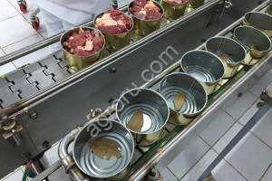 Комплекс оборудования для производства мясных консервов.