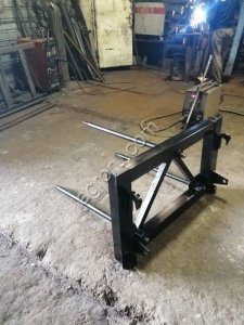 Вилы под рулоны 3 пики