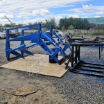 Фронтальный погрузчик ПКУ 0.8 на трактор МТЗ, Т40, ЮМЗ, ЛТЗ