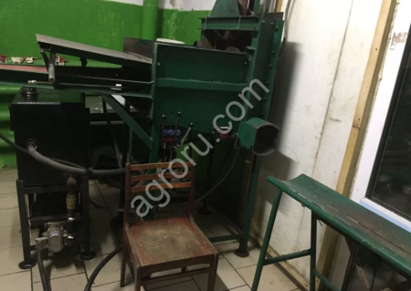 Пресс для производства грибных блоков