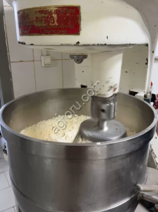 Взбивальная машина с дежой 100 л