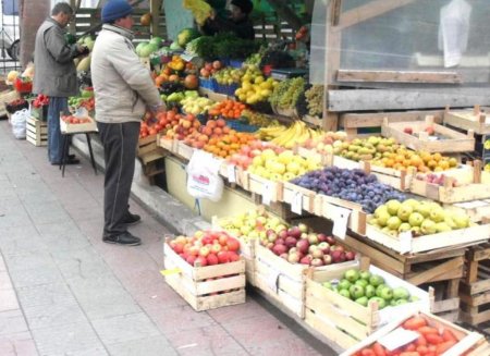 С дорог Кабардино-Балкарии уберут мед и фрукты