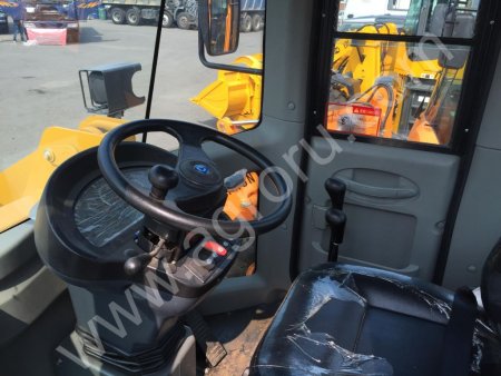 Фронтальный погрузчик XCMG LW300FN