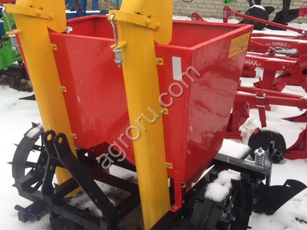 Навесная картофелесажалка