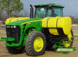 Трактор John Deere модель 8295R. Комплект дополнительных ёмкостей.