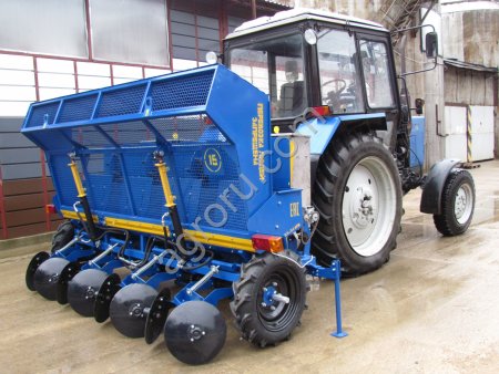 Полунавесная картофелесажалка ксм-4Н