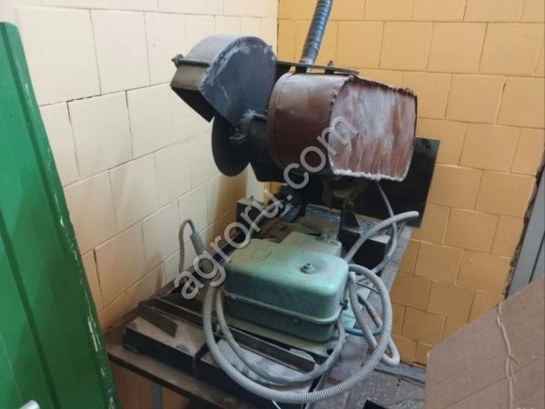 Отрезной станок маятникового типа, отрезная пила