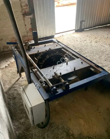 Двухпильный станок для продольной распиловки бруса