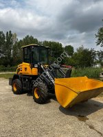 Фронтальный погрузчик BIZON 920