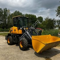 Фронтальный погрузчик BIZON 920