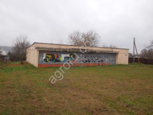 Здание в большом селе недалеко от реки Оки