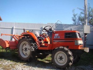Мини-трактор KUBOTA GT-3