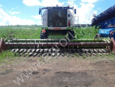 Комбайн зерноуборочный Claas Tucano 450