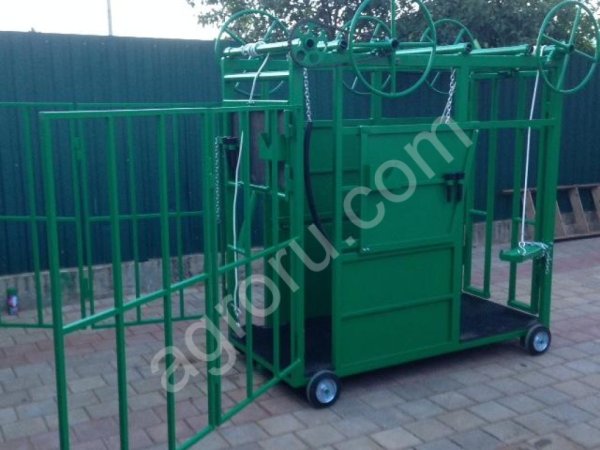 Станок для фиксации и обработки копыт КРС