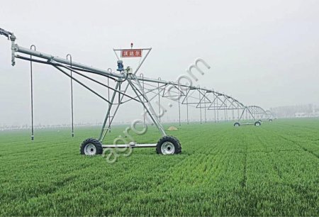 Крупногабаритная круговая дождевальная машина VODAR