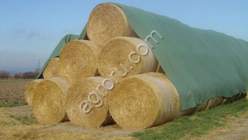 Флис для укрытия скирд сена