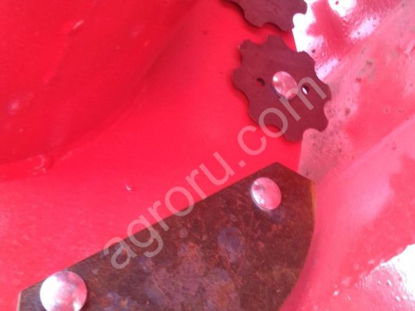 Кормораздатчик 2 мя горизонтальными шнекам 8 куб.