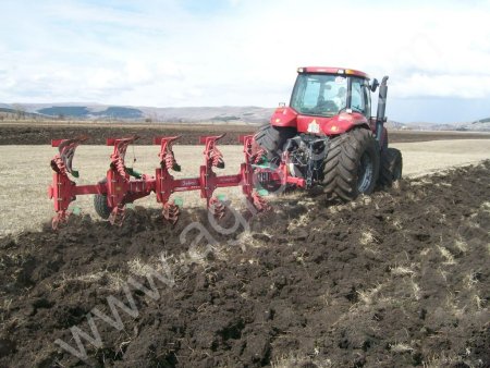 Полунавесной оборотный плуг SUKOV ArcoAgro 140 4+1