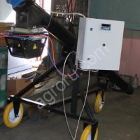 Шнековый мобильный дозатор для фасовки зерна, комбикорма