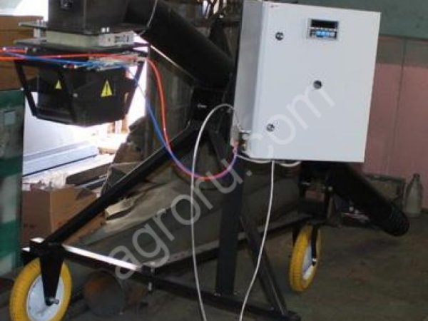 Шнековый мобильный дозатор для фасовки зерна, комбикорма