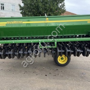 Механическая сеялка точного высева John Deere 455
