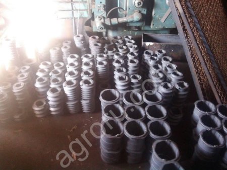 витки, шайбы, гильзы, стаканы, валы и другая комплектация экструдера