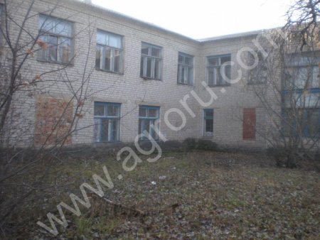 нежилые помещения 2-х эт. с землей с использованием по усмотрению.