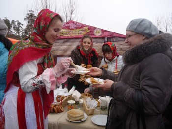 Домик в деревне проведет самое масштабное масленичное шествие в России