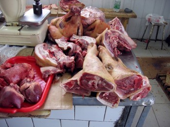 Глава АЗК РК назвал рост цен на мясо перед праздниками криминалом