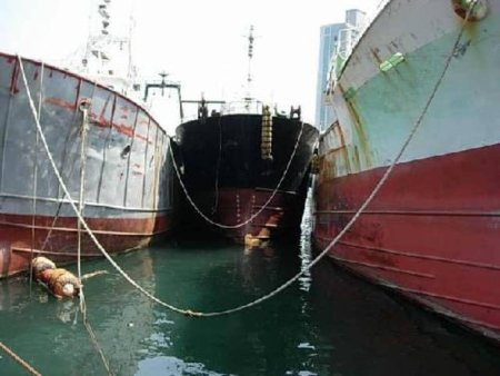 Судостроительный завод посылает сигнал SOS