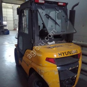Дизельный погрузчик hyundai 30D 9E тонны г п