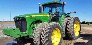 Капот/пластик John Deere 8420 и др