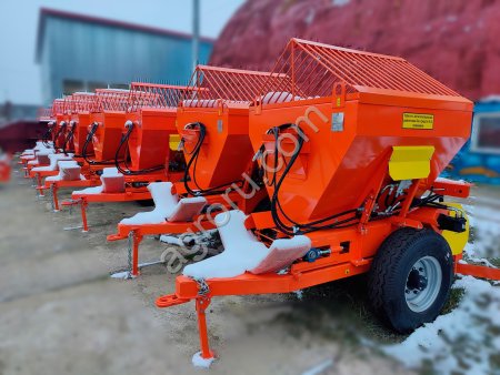 Разбрасыватель песка прицепной A415