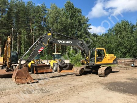 Гусеничный экскаватор Volvo EC240BLC