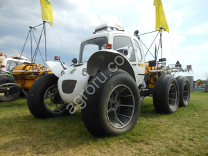 Опрыскиватель разбрасыватель на шинах низкого давления