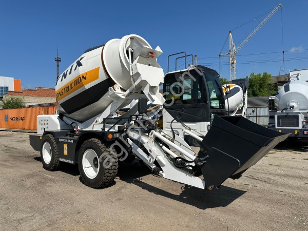 Бетоносмеситель с самозагрузкой YNIX QGMC7000 (28 м3/час)