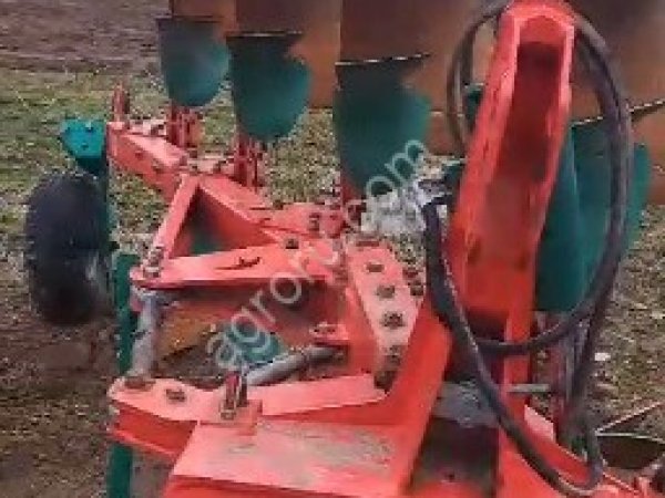 Оборотный навесной плуг agro masz PO5