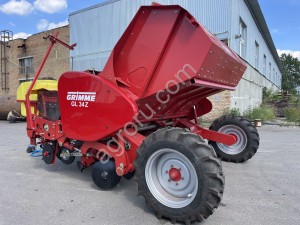 Прицепная картофелесажалка Grimme GL 34Z