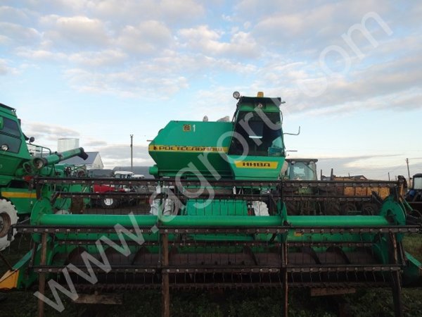 Зерноуборочный комбайн нива эффект