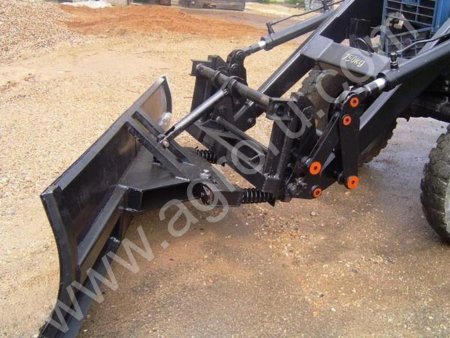 Отвал коммунальный с механическим поворотом