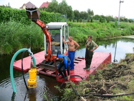 В Донецке чистят реки от холеры
